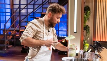 Semifinala MasterChef, 10 decembrie 2024. Concurenții trebuie să gătească cu un buget redus! Ce vor reuși să prepare la felul principal, cu doar 250 de lei