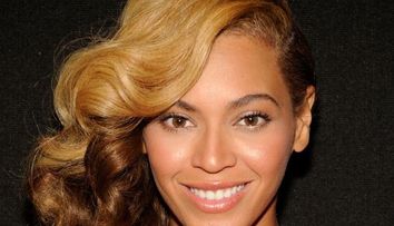 Beyonce reactioneaza dupa ce a fost acuzata ca a facut playback la investirea lui Obama