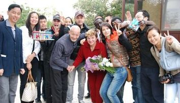 Casa Ionelei Prodan, atractie tursitica pentru un grup de chinezi! FOTO