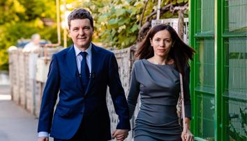 Sorana, ex-ASIA, o atacă public pe Prima Doamnă a României, după vizita acesteia în Austria: 