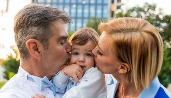 Mama lui este pasionată de mașini și motoare, dar el adoră păpușile. Cât de drăguț este fiul Roxanei Ciuhulescu
