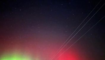 Fenomen extrem de rar pe cerul României! Aurora boreală, vizibilă la noi în țară după cea mai puternică furtună solară din ultimii 20 de ani! De unde s-a putut observa