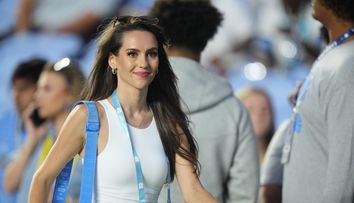 La 25 de ani, majoreta Jordon Hudson și-a făcut publică relația cu iubitul ei, de 74 de ani! Cum arată acesta