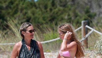 Kate Moss și fiica sa adolescenta, una mai frumoasă ca alta. Cum le-au pozat paparazzii