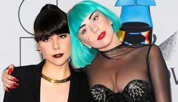 Seamana atat de mult si, totusi, sunt atat de diferite! Sora mai mica a lui Lady Gaga, protagonista unui pictorial fashion