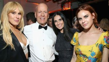 Cum au apărut la piscină fiicele lui Demi Moore și ale lui Bruce Willis. Rumer și Talulah, fermecătoare în costum de baie