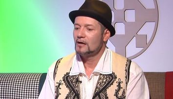 Un cântăreț de muzică populară și-a asumat orientarea sexuală: „Nu am vrut să fiu ascuns”