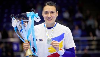 Cristina Neagu a împlinit 35 de ani. Cum arată cea mai bună handbalistă a anului într-o ținută elegantă