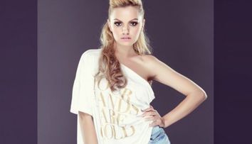 Fara Photoshop, jale! Cum a fost surprinsa Alexandra Stan, intr-un concert: FOTO