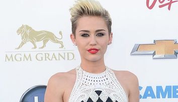 Miley Cyrus, protagonista unui dans lasciv care a aprins imaginatia barbatilor. Cum se distreaza vedeta de cand s-a despartit de iubitul ei