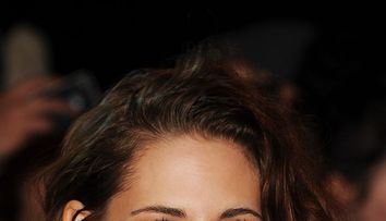 Kristen Stewart si noua sa iubita, vanate de paparazzi. Cine este noua cucerire a actritrei si cum au fost surprinse