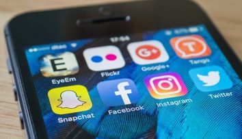 A fost batut recordul de LIKE-uri pe Instagram. Cum arata poza de 11.270.000 de like-uri si cine apare in ea