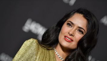 Salma Hayek, poză incendiară pe Instagram. Și-a impresionat fanii cu o imagine în costum de baie