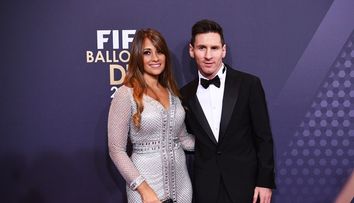 Messi si iubita lui si-au facut tatuaje identice. Vezi cum arata desenul care dezvaluie legatura speciala dintre cei doi