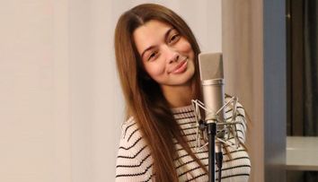 Laura Bretan, recompensată cu Discul de Aur pentru albumul World I See