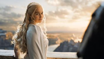 Emilia Clarke, emoționată la finalul serialului Urzeala tronurilor: „Această femeie mi-a topit inima”