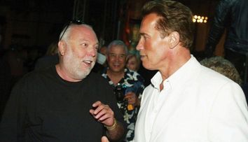 Producătorul filmelor Rambo și Terminator a murit la vârsta de 74 de ani. Mesajul lui Arnold