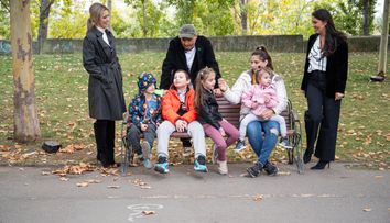 Visuri la cheie, 4 decembrie. Familia Munteanu merge în prima vacanță din viața lor! Pentru că Ștefania este însărcinată în șapte luni, copiii au avut parte de momente pline de adrenalină și distracție la o piscină din București