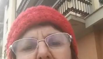 Românca rămasă pe străzi în Italia a primit ajutor din partea autorităților! Apelul ei a devenit viral