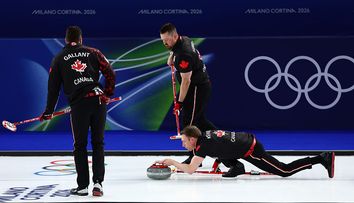 Haos la curling! Cine a strigat ditamai înjurătura, în direct, la TV, după ce a fost acuzat de rivali că a trișat