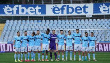 Gafă de proporții! O echipă de fotbal a ținut un moment de reculegere pentru un fost jucător, dar a aflat în timpul meciului că e viu. Ce a urmat