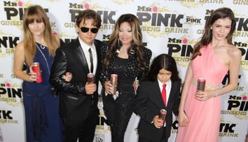 Prima reuniune publică a tuturor celor 3 copii a lui Michael Jackson de când... au apărut alături de Monica Gabor, în 2012. Cum arată acum