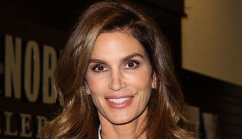 Cindy Crawford, apariție surprinzătoare la o petrecere de Halloween. Cum s-a costumat supermodelul