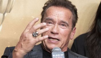VIDEO Arnold Schwarzenegger s-a izolat la domiciliu alături de două animale de companie neobișnuite