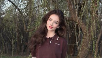 Andreea Bostănică a prins peștișorul de aur. Cadourile primite din partea lui Abush au depășit demult milionul de euro. Cum o răsfață iubitul cercetat pentru fraude fiscale pe tânăra de doar 20 de ani