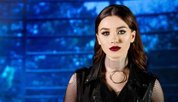 Ioana Ignat se dezindragosteste in noul ei videoclip - VIDEO