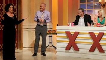 Monica Anghel a cantat in finala “Romanii n-au talent”, la “Serviciul Roman de Comedie”