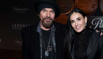 Demi Moore, imagini rare de pe platoul de filmare. Billy Bob Thornton oferă detalii despre personajul ei din serialul „Landman”: „Este pe cale să devină o forță”