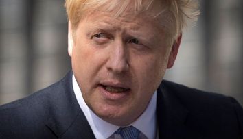 Cât va lipsi Boris Johnson în funcție de rapiditatea cu care își revine. Ce spun specialiștii