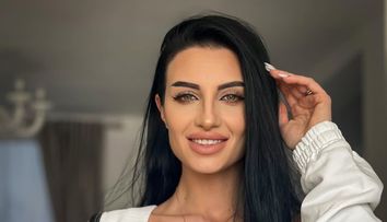 Ana Porgras, fosta concurentă de la Survivor All Stars, a publicat prima fotografie cu iubitul ei. Cum arată bărbatul alături de care va avea un copil