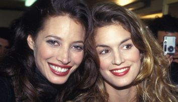 A fost exclusă dintr-un show de modă în anii ’90. Cum arată acum Christy Turlington, prietena lui Cindy Crawford