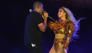 Moment emoționant în culise! De cine au fost vizitați Jay-Z și Beyonce în turneul lor
