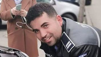 Ministerul Afacerilor Interne, o nouă postare virală! Ce au făcut doi polițiști când o doamnă le-a cerut ajutorul