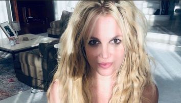 Britney Spears și-a îngrijorat fanii cu ultimele postări: “Zici că e trailerul unui film de groază!”