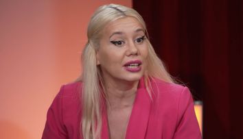 Anisia Gafton, la Întrebarea Mesei Rotunde, pe ACASĂ. Dezvăluiri despre iubitul ei: ”Cred că o să mă ceară”