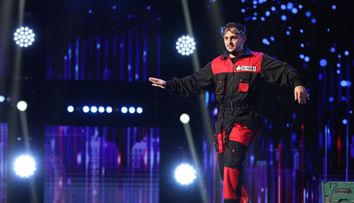 Românii au talent 2021: Laurențiu Bănicioiu i-a cucerit pe jurați cu dansul lui electrizant