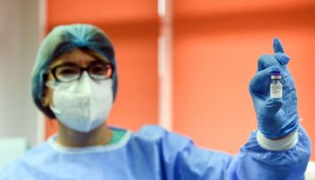 Prospectul vaccinului anti-COVID, publicat și în limba română. Care sunt recomandările și efectele adverse