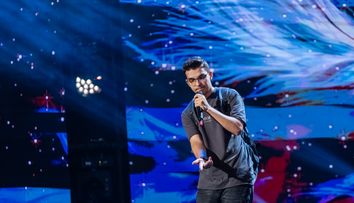 Românii au talent, 11 aprilie 2025. Mihai Constantin a scris 100 de piese, iar cu una dintre ele a venit să impresioneze pe scena talentelor. Andra: „Mi-a plăcut foarte mult”
