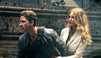 Shia LaBeouf s-a facut numai muschi: cum arata acum actorul din Transformers