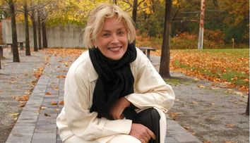 Clipe cumplite pentru Sharon Stone! Actrița, diagnosticată cu o tumoare: “Cereți întotdeauna o a doua opinie!”