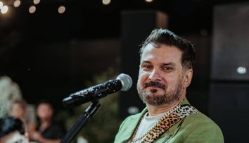 Adi de la Vâlcea va fi bunic! Artistul a izbucnit în lacrimi de bucurie: „De când îmi doream...”