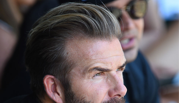 David Beckham, la pescuit în Islanda. Fostul fotbalist al Angliei și-a etalat noile tatuaje de pe piept