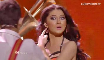 Elena de la Mandinga a izbucnit in plans dupa prestatia de la<span style=