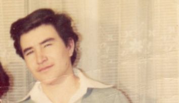 Îl recunoști pe tânărul din fotografie? Astăzi, numele lui este asociat cu una dintre cele mai controversate povești din lumea interlopă din România