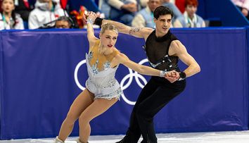 Accident vestimentar pe gheață! Ce s-a întâmplat între cuplul canadian Piper Gilles și Paul Poirier chiar în timpul numărului lor de la Jocurile Olimpice 2026