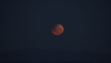 Cutremur cosmic pe 7 septembrie: eclipsa de lună ajută unele semne zodiacale să dea lovitura, altora li se dă viața peste cap! Care sunt previziunile pentru fiecare zodie în parte și ce recomandări ai